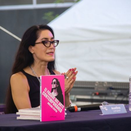 CRÍTICA DE ARTE AVELINA LÉSPER VISITA EXPOSICIÓN DE ARTWALK ROSARITO DEDICADA A BAJA CALIFORNIA Y DARÁ CONFERENCIA GRATUITA